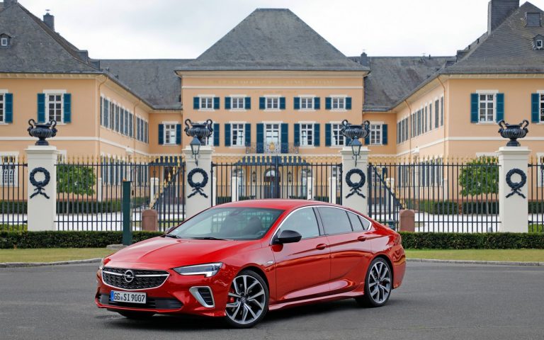 Nuova Opel Insignia 2020: immagini ufficiali