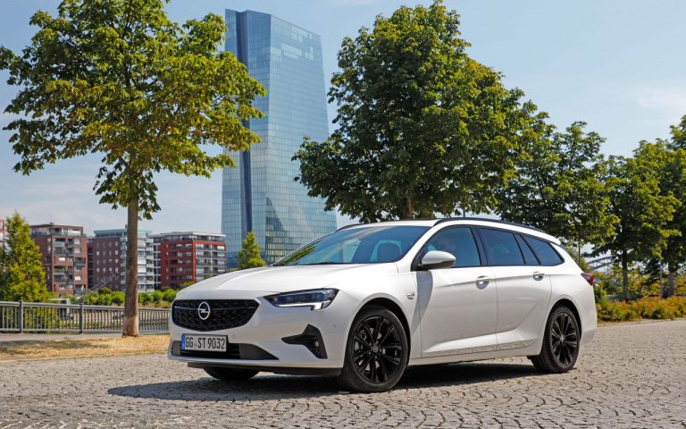 Nuova Opel Insignia 2020: immagini ufficiali