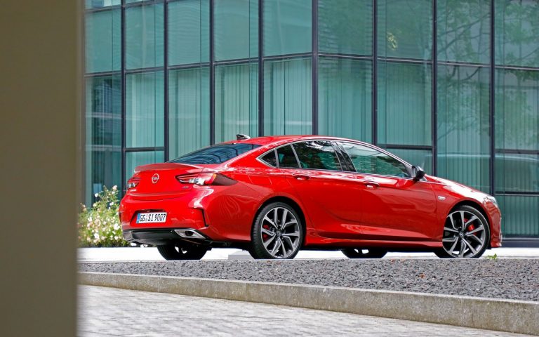 Nuova Opel Insignia 2020: immagini ufficiali