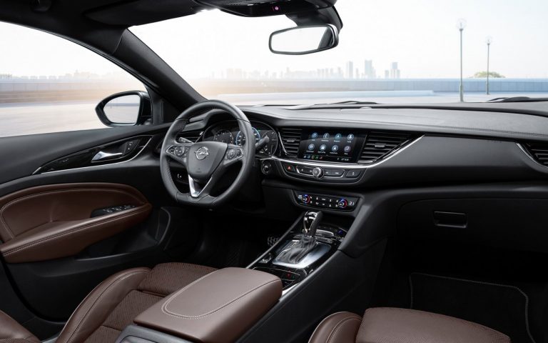 Nuova Opel Insignia 2020: immagini ufficiali
