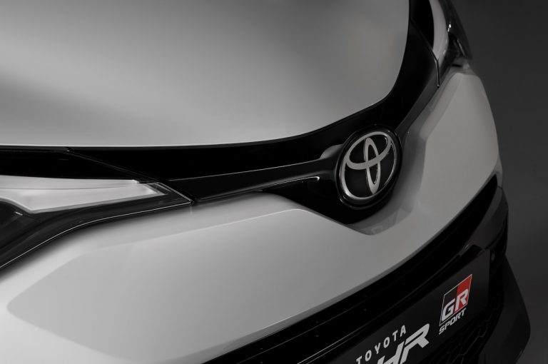 Toyota C-HR GR Sport 2021: immagini ufficiali