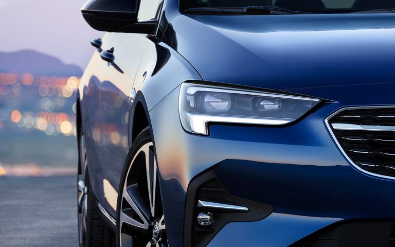 Nuova Opel Insignia 2020: immagini ufficiali
