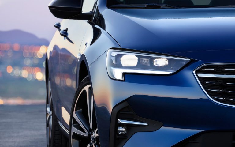 Nuova Opel Insignia 2020: immagini ufficiali