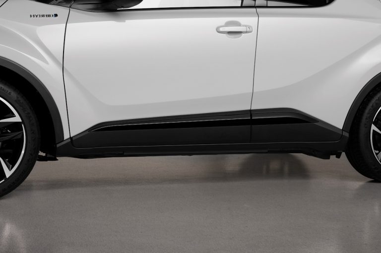 Toyota C-HR GR Sport 2021: immagini ufficiali
