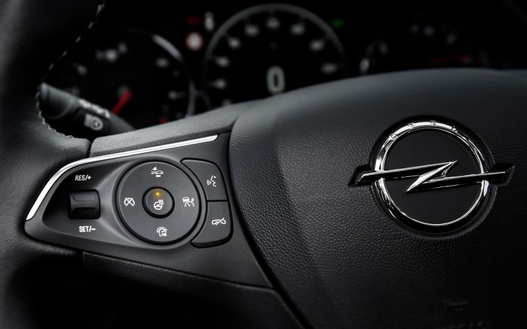 Nuova Opel Insignia 2020: immagini ufficiali