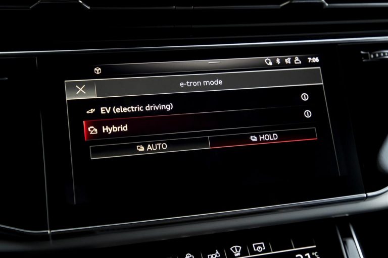 Audi Q7 TFSI e 2021: immagini ufficiali