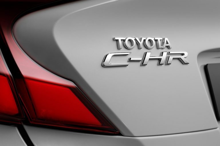 Toyota C-HR GR Sport 2021: immagini ufficiali