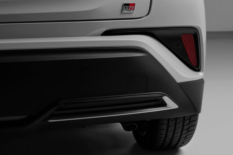 Toyota C-HR GR Sport 2021: immagini ufficiali