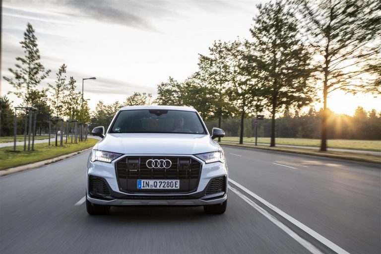 Audi Q7 TFSI e 2021: immagini ufficiali