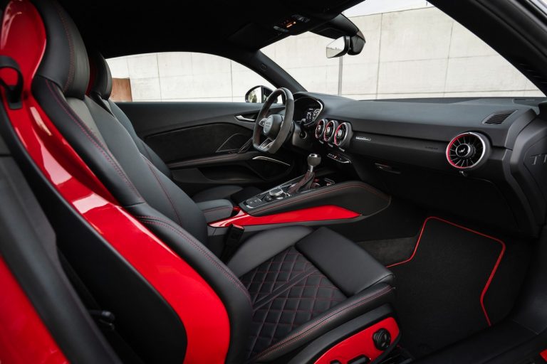 Audi TTS Competition Plus 2021: immagini ufficiali