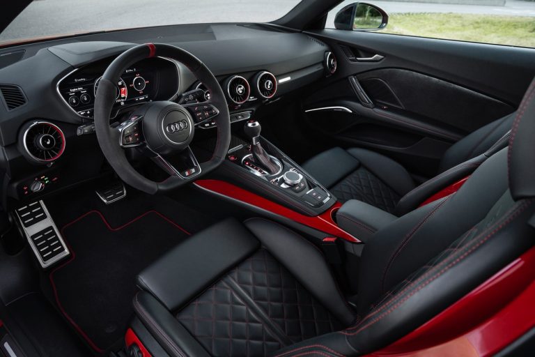 Audi TTS Competition Plus 2021: immagini ufficiali