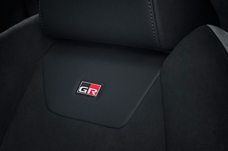 Toyota C-HR GR Sport 2021: immagini ufficiali