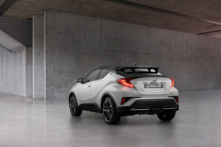 Toyota C-HR GR Sport 2021: immagini ufficiali