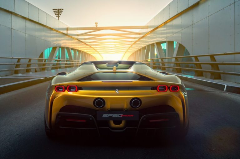 Ferrari SF90 Spider 2021: immagini ufficiali