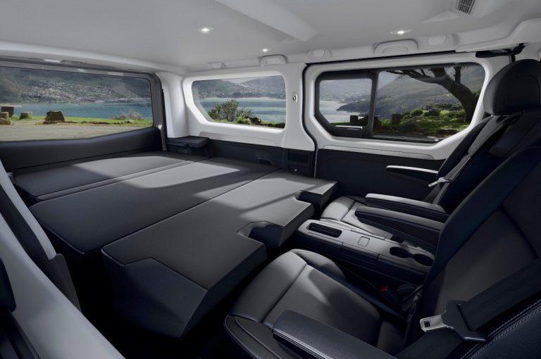 Renault Trafic Passenger e SpaceClass 2021: immagini ufficiali