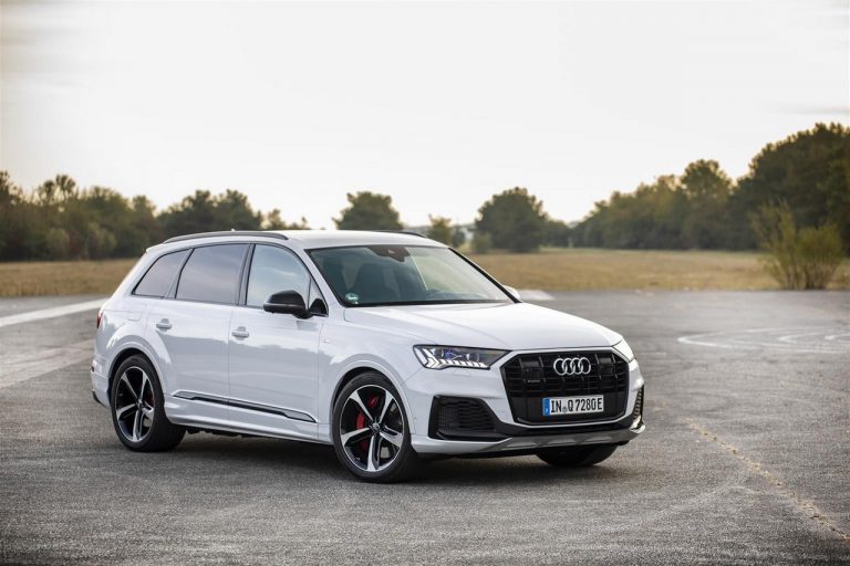 Audi Q7 TFSI e 2021: immagini ufficiali