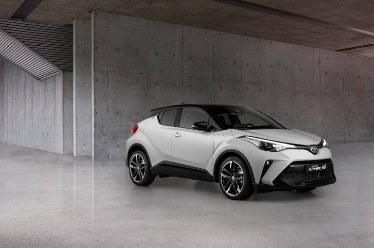 Toyota C-HR GR Sport 2021: immagini ufficiali