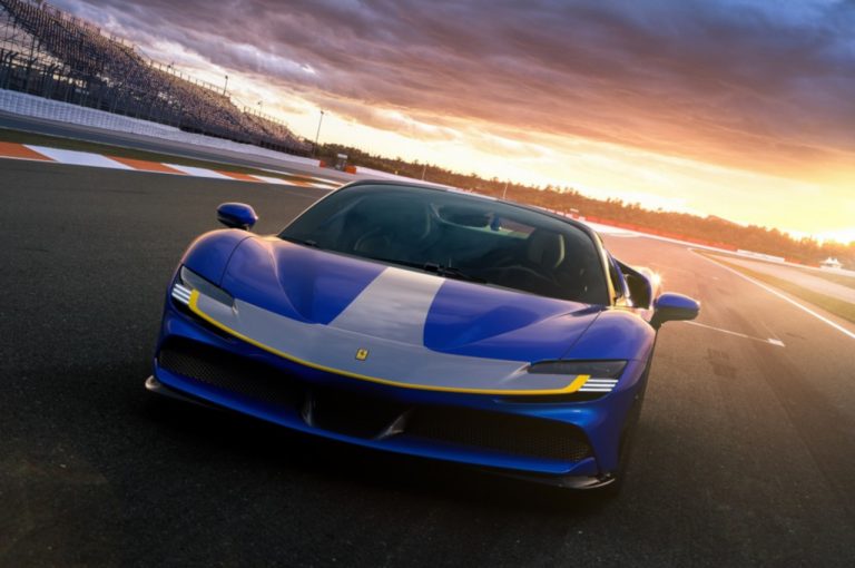 Ferrari SF90 Spider 2021: immagini ufficiali