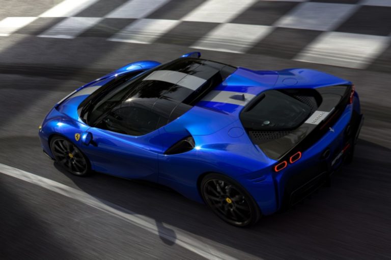 Ferrari SF90 Spider 2021: immagini ufficiali