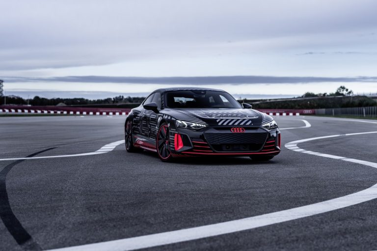 Audi RS e-tron GT: le immagini del prototipo