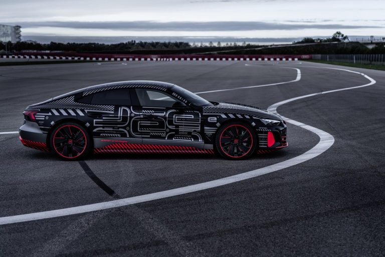 Audi RS e-tron GT: le immagini del prototipo