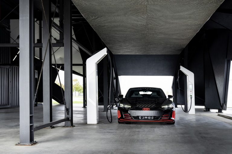 Audi RS e-tron GT: le immagini del prototipo