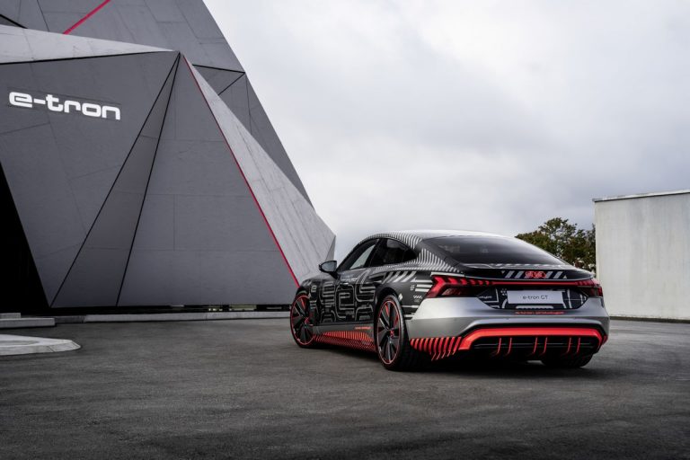 Audi RS e-tron GT: le immagini del prototipo