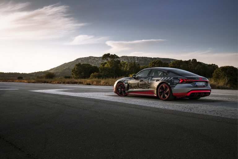 Audi RS e-tron GT: le immagini del prototipo