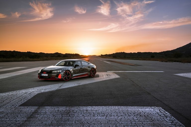 Audi RS e-tron GT: le immagini del prototipo