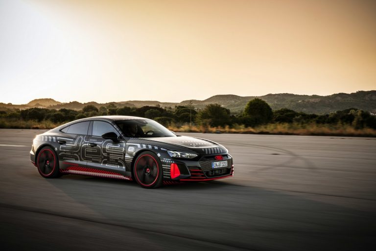 Audi RS e-tron GT: le immagini del prototipo