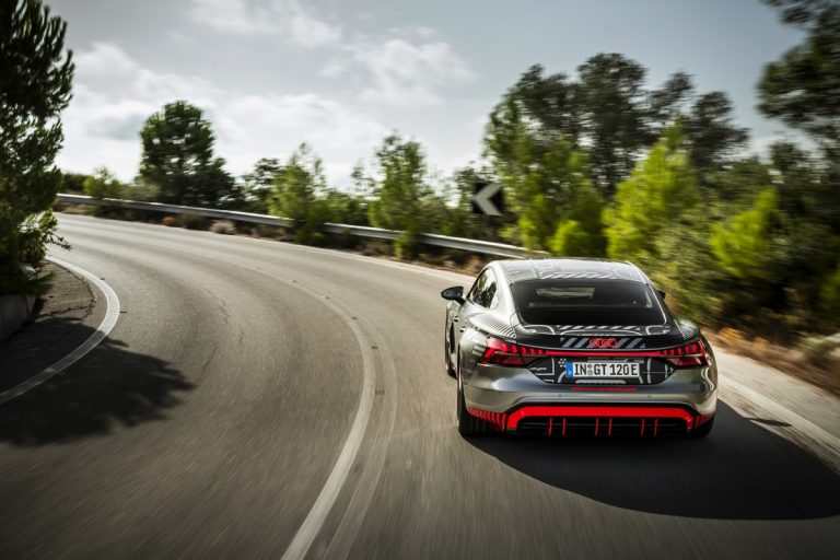 Audi RS e-tron GT: le immagini del prototipo