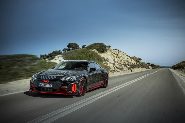 Audi RS e-tron GT: le immagini del prototipo