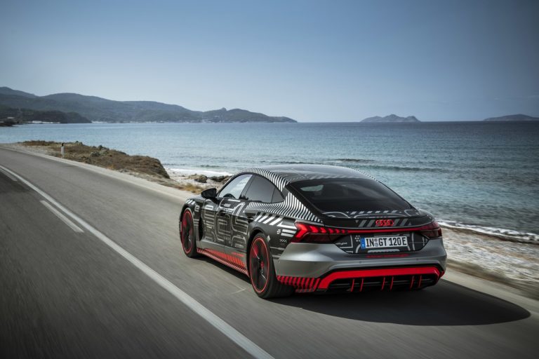 Audi RS e-tron GT: le immagini del prototipo