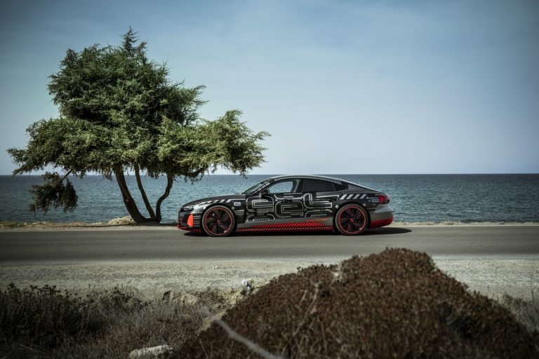 Audi RS e-tron GT: le immagini del prototipo
