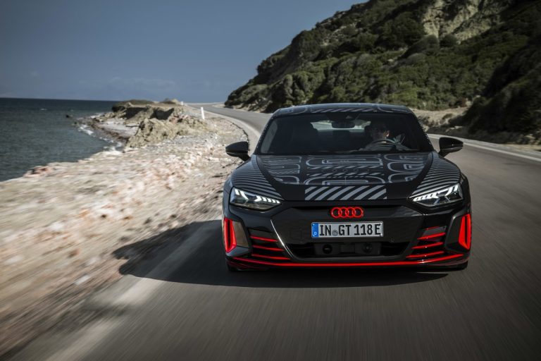 Audi RS e-tron GT: le immagini del prototipo