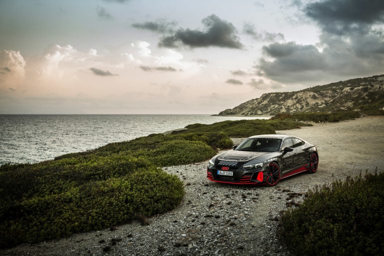 Audi RS e-tron GT: le immagini del prototipo