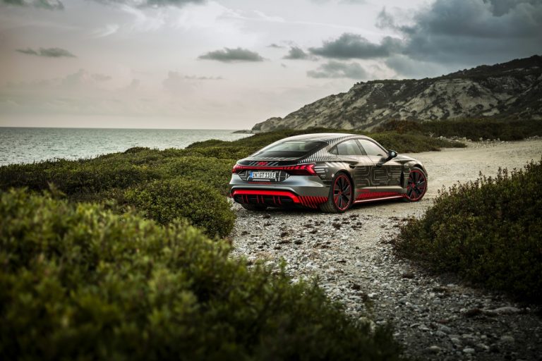 Audi RS e-tron GT: le immagini del prototipo