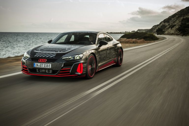 Audi RS e-tron GT: le immagini del prototipo