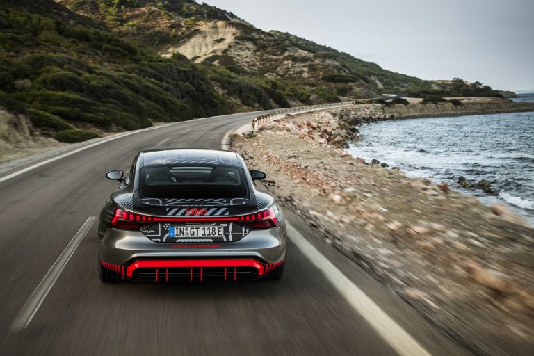 Audi RS e-tron GT: le immagini del prototipo