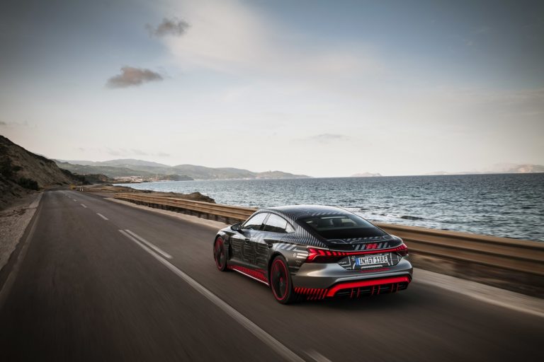 Audi RS e-tron GT: le immagini del prototipo