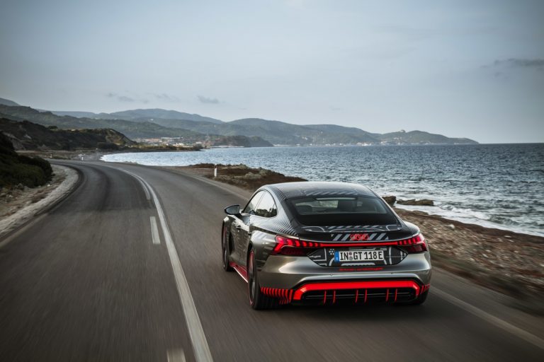 Audi RS e-tron GT: le immagini del prototipo
