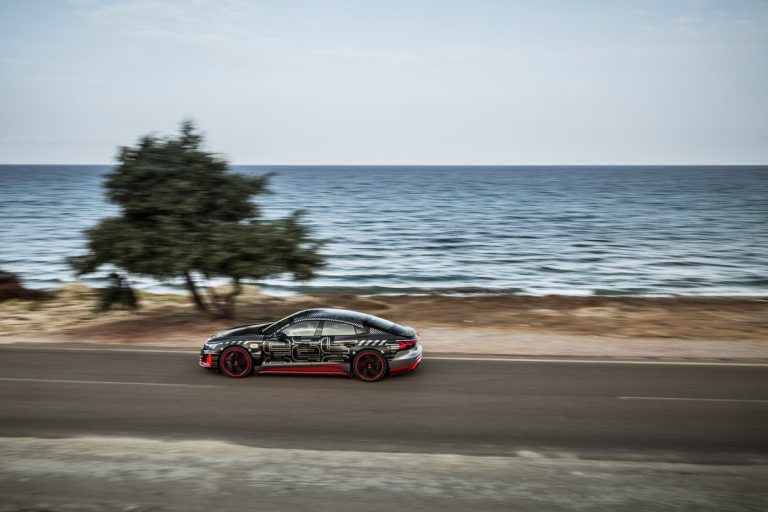 Audi RS e-tron GT: le immagini del prototipo