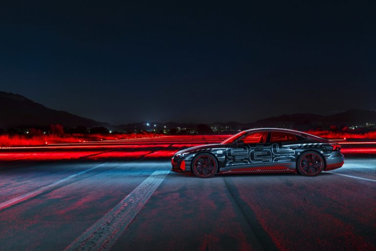 Audi RS e-tron GT: le immagini del prototipo