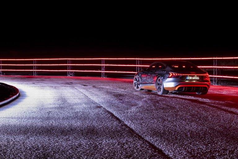 Audi RS e-tron GT: le immagini del prototipo