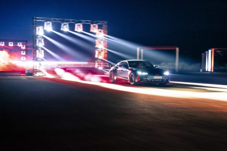 Audi RS e-tron GT: le immagini del prototipo