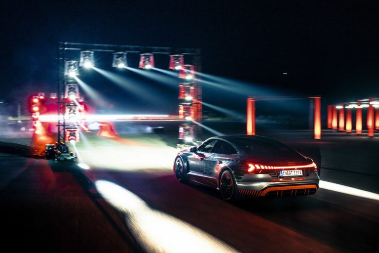Audi RS e-tron GT: le immagini del prototipo