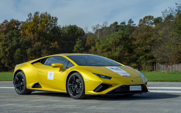 Le auto premiate da UIGA vestono Alcantara: immagini ufficiali