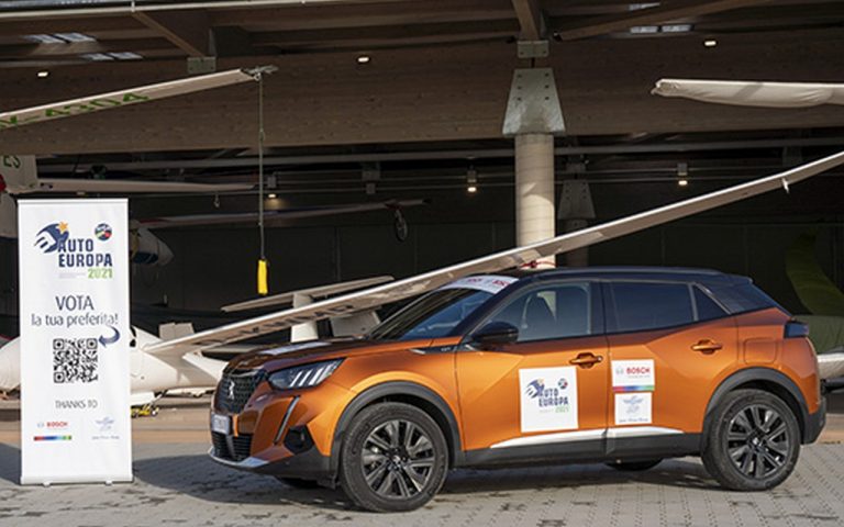 Le auto premiate da UIGA vestono Alcantara: immagini ufficiali