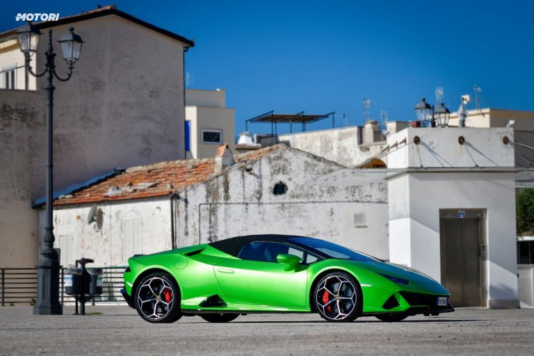 Lamborghini Huracán EVO Spyder: la prova su strada