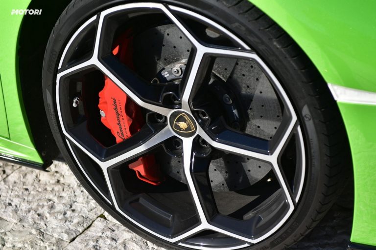 Lamborghini Huracán EVO Spyder: la prova su strada